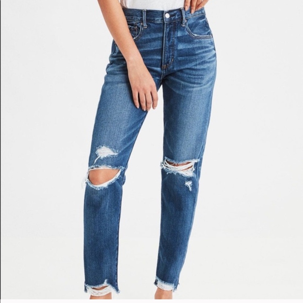 American Eagle | Distressed High Rise Girlfriend